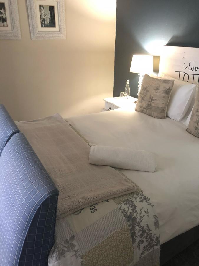 Olive Manor Guest House นิวคาสเซิล ภายนอก รูปภาพ